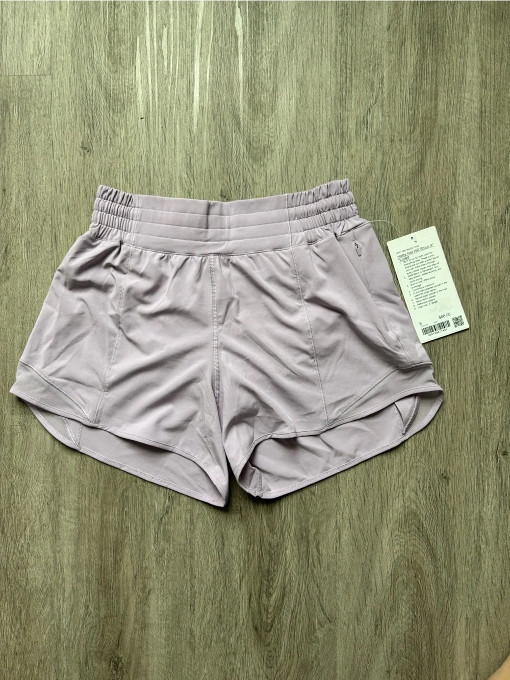 Lululemon Ebb to Street/ Hotty Hots 4” Size 6 Bundle